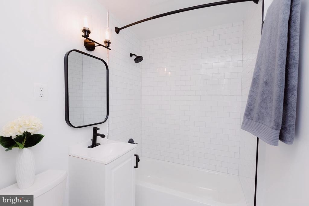 608 Cathedral Street - Photo 4