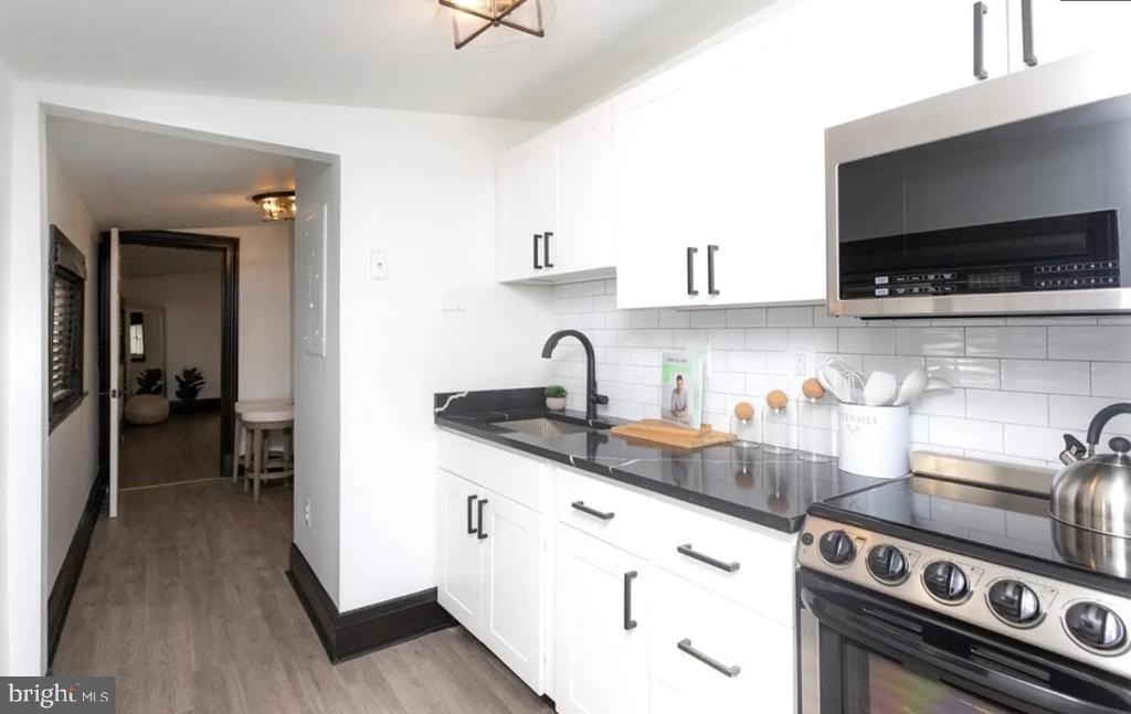 608 Cathedral Street - Photo 2