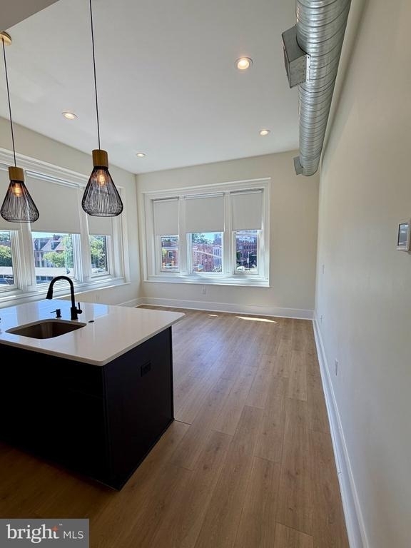 631 S Broadway - Photo 2