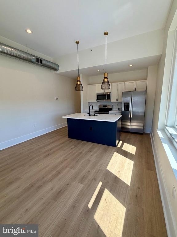 631 S Broadway - Photo 1