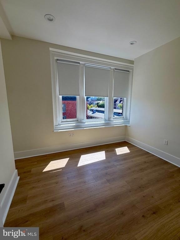 631 S Broadway - Photo 3
