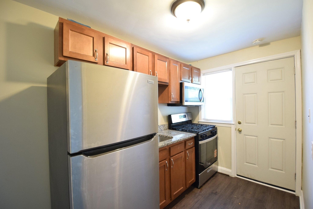 724 S Woodington Road - Photo 3