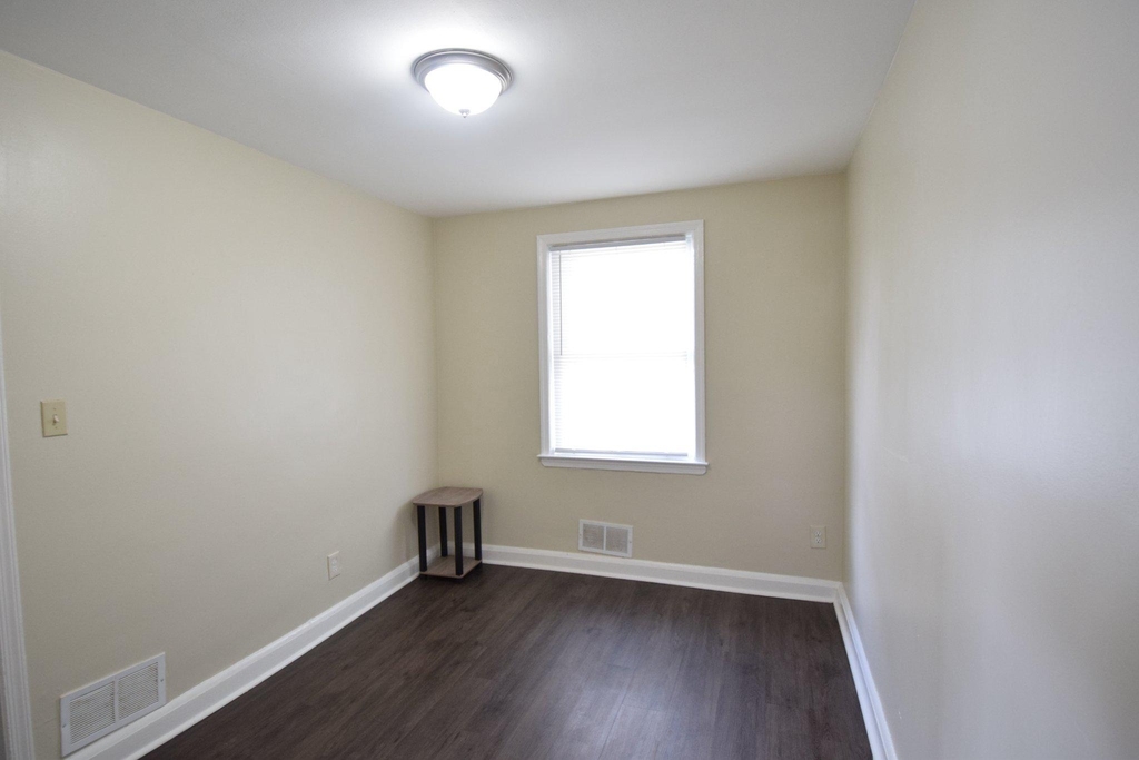 724 S Woodington Road - Photo 2