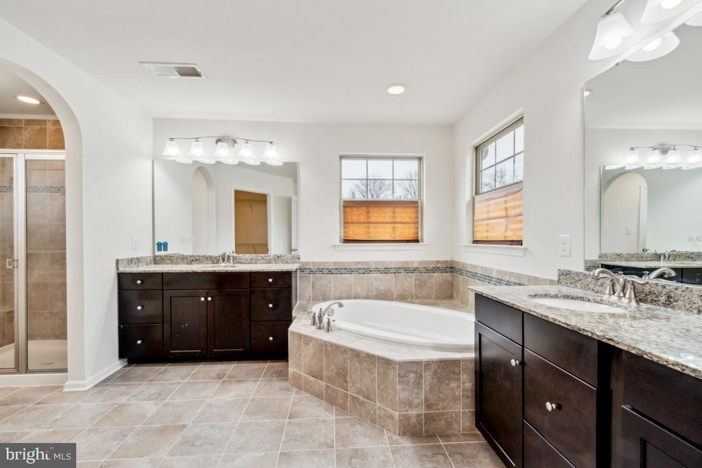 7578 Arundel Woods Drive - Photo 4