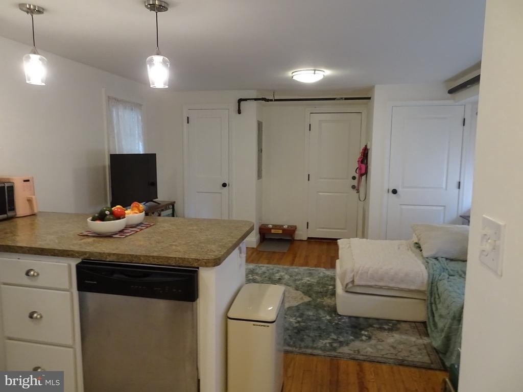 202-04 Delaware Street - Photo 5