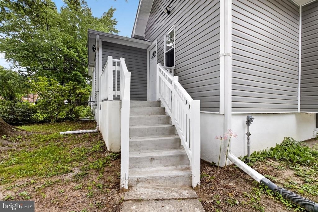 109 E 40th Street - Photo 20
