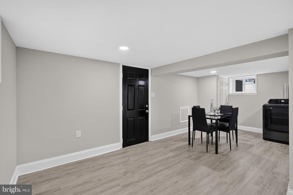 109 E 40th Street - Photo 27