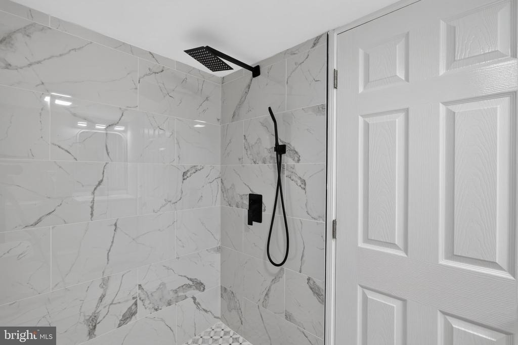 109 E 40th Street - Photo 24