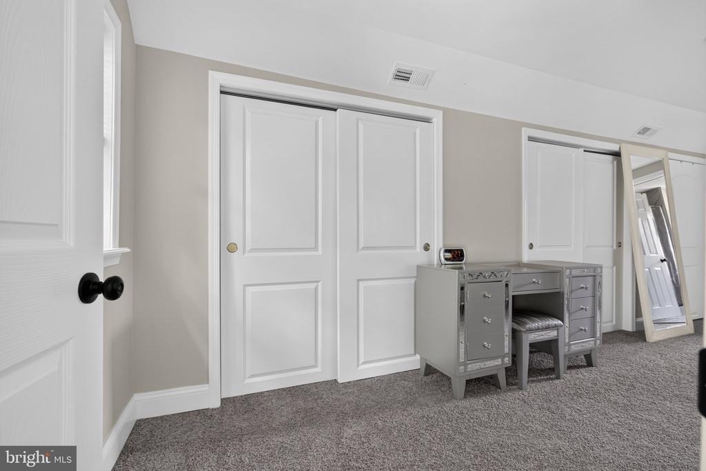 109 E 40th Street - Photo 10