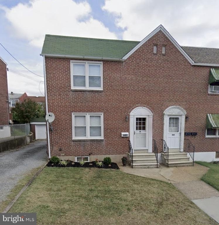 1403 Beech Street - Photo 0