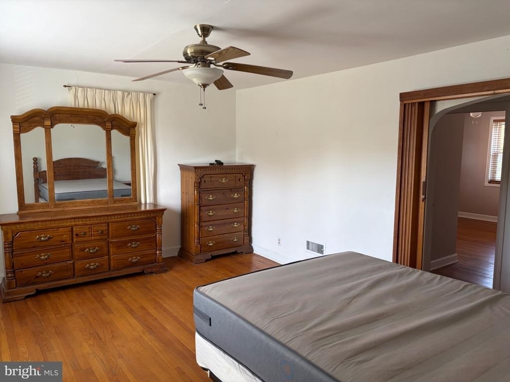 1403 Beech Street - Photo 2