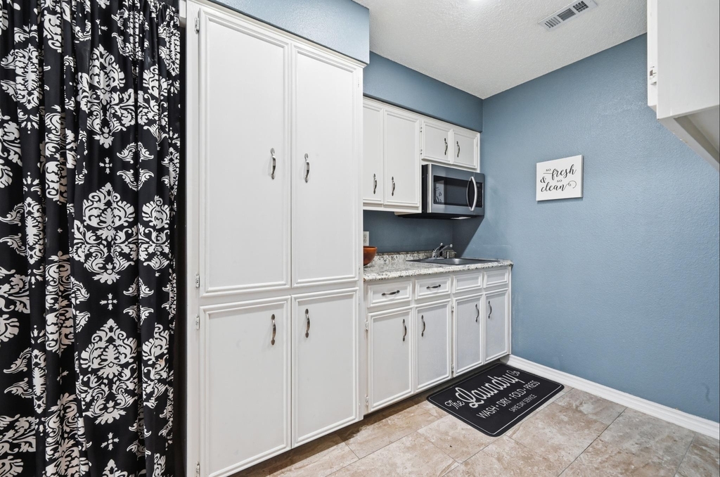 303 Pin Oak Dr - Photo 15