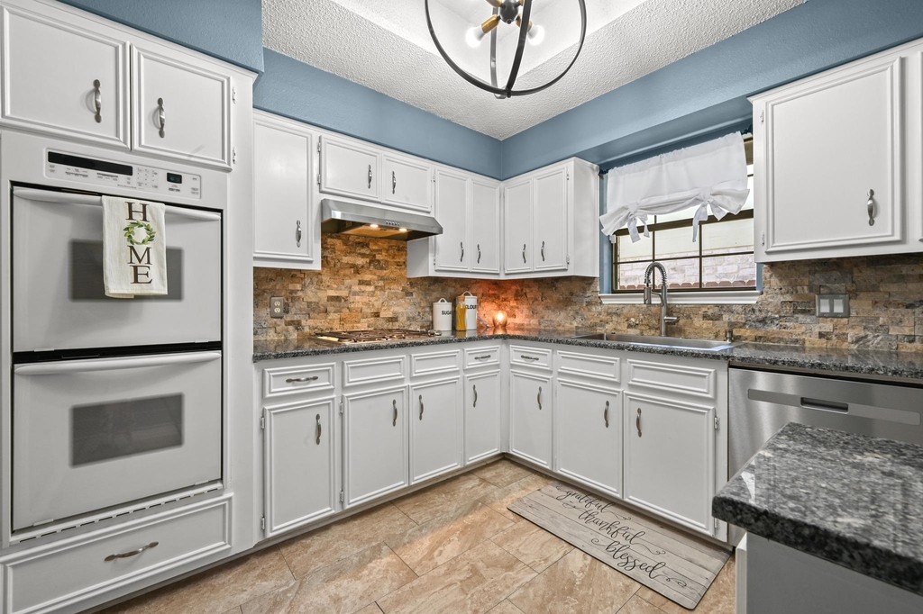 303 Pin Oak Dr - Photo 13
