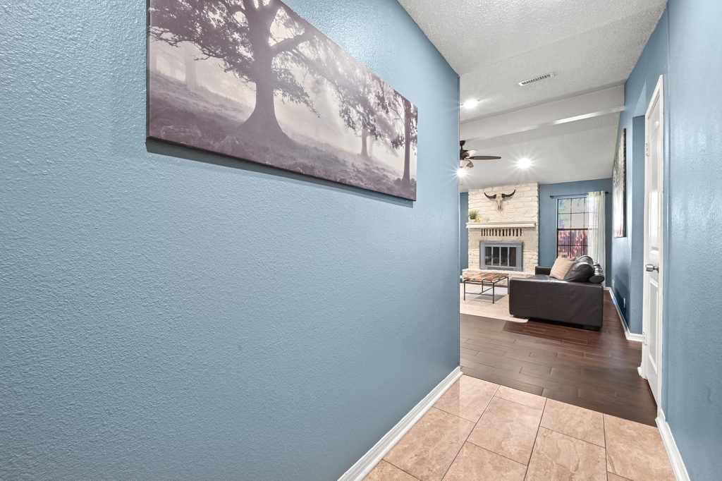 303 Pin Oak Dr - Photo 5