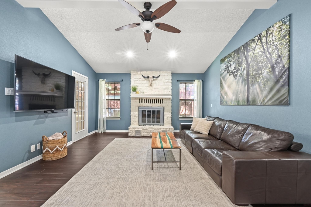 303 Pin Oak Dr - Photo 8