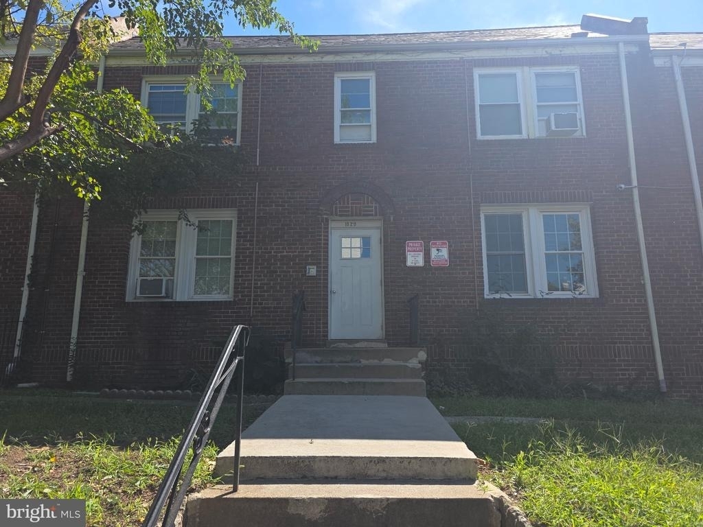 1829 M Street Ne - Photo 1