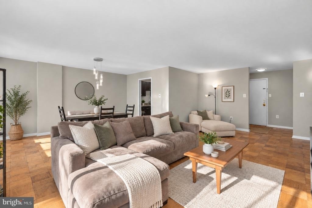 2501 Calvert Street Nw - Photo 1
