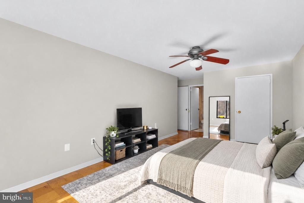 2501 Calvert Street Nw - Photo 8