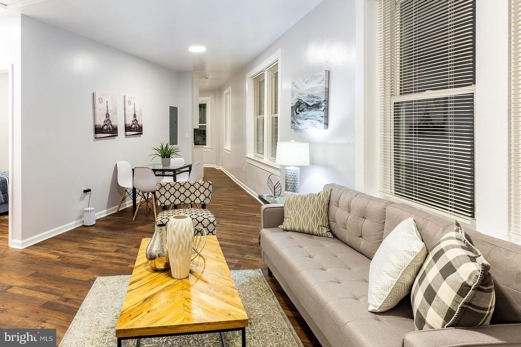 209 15th Street Ne - Photo 1