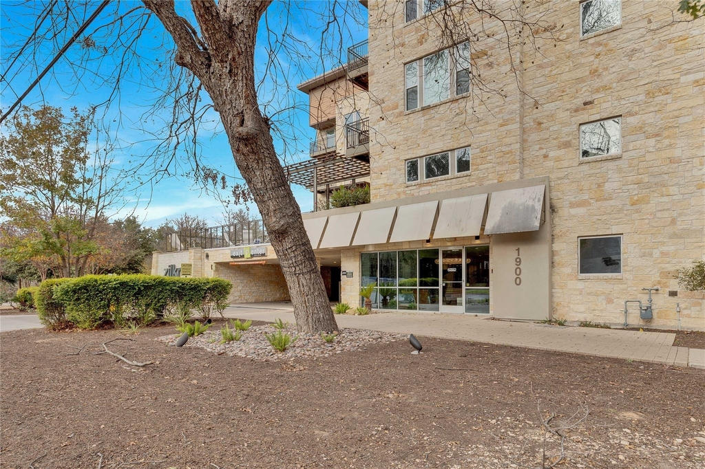 1900 Barton Springs Rd - Photo 26