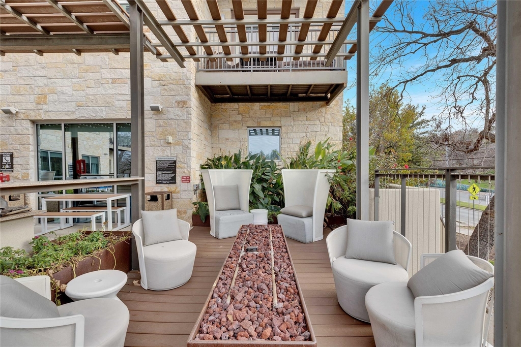 1900 Barton Springs Rd - Photo 23