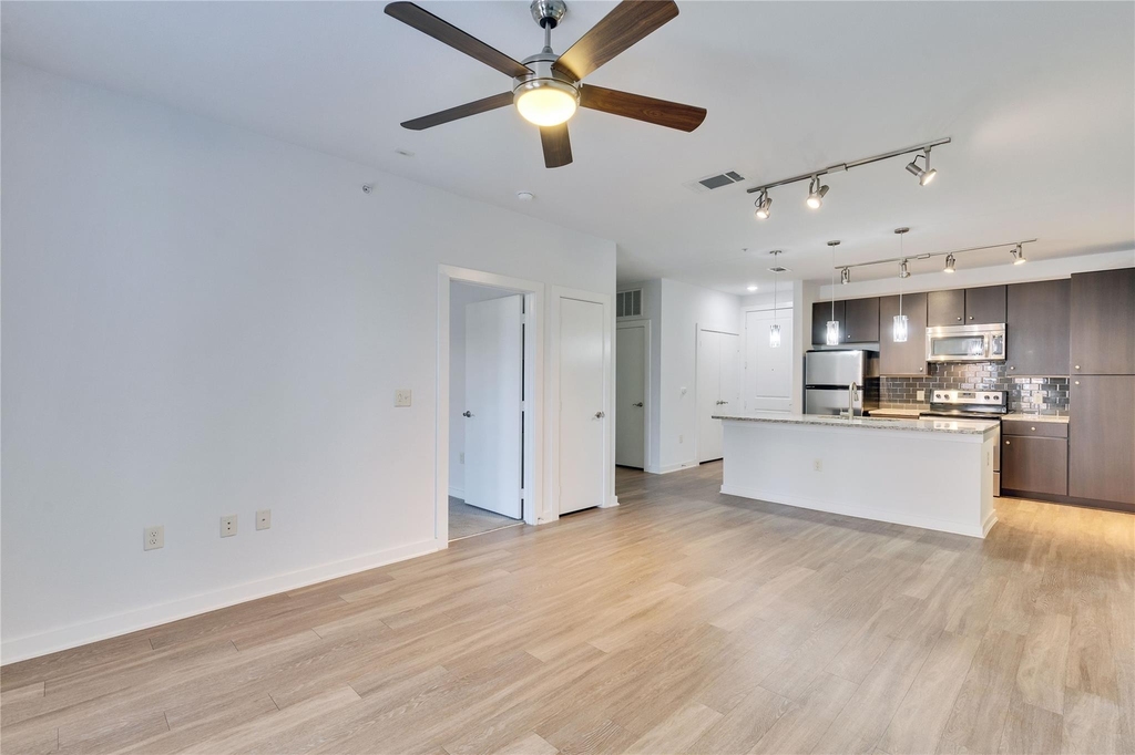 1900 Barton Springs Rd - Photo 5