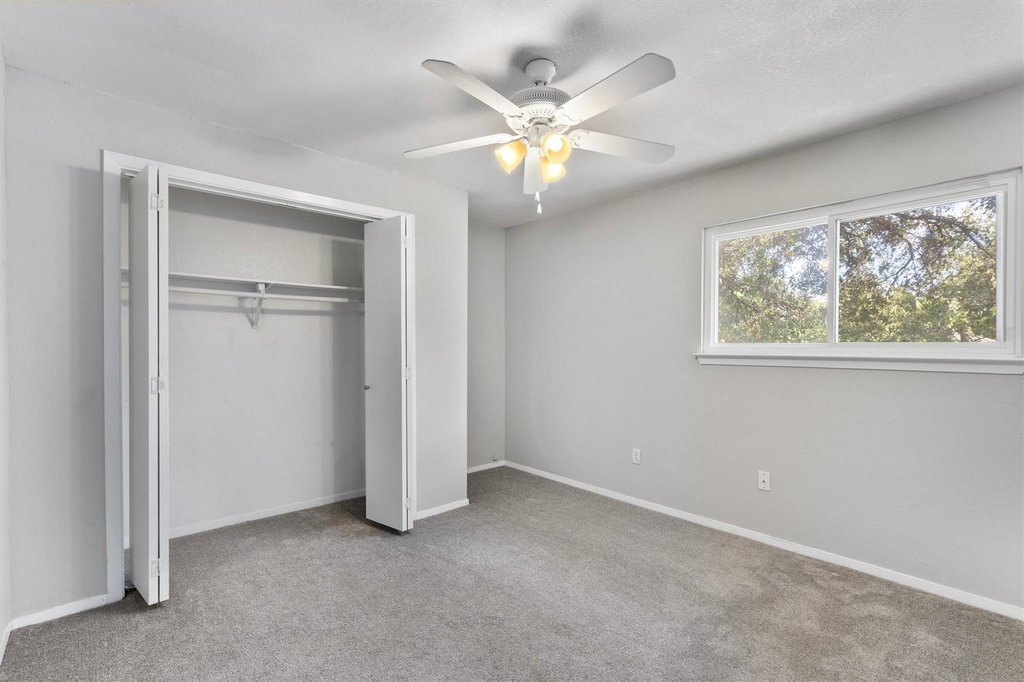 9809 Meadowheath Dr - Photo 19