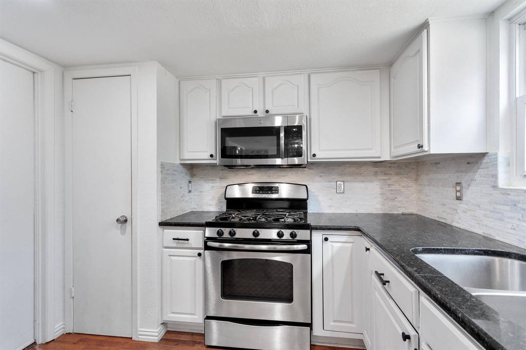 9809 Meadowheath Dr - Photo 8