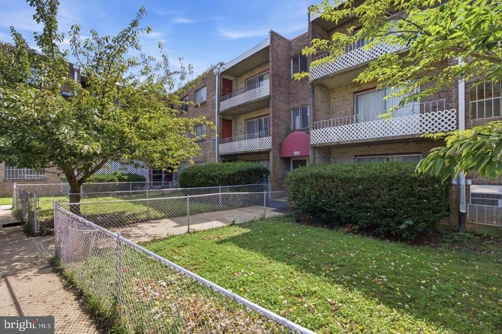 1303 Congress Street Se - Photo 2