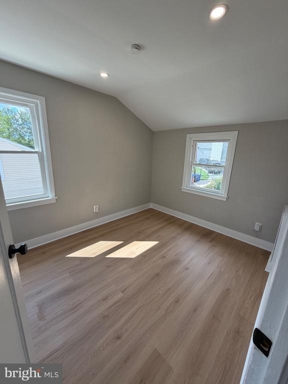 5210 Hayes Ne - Photo 9