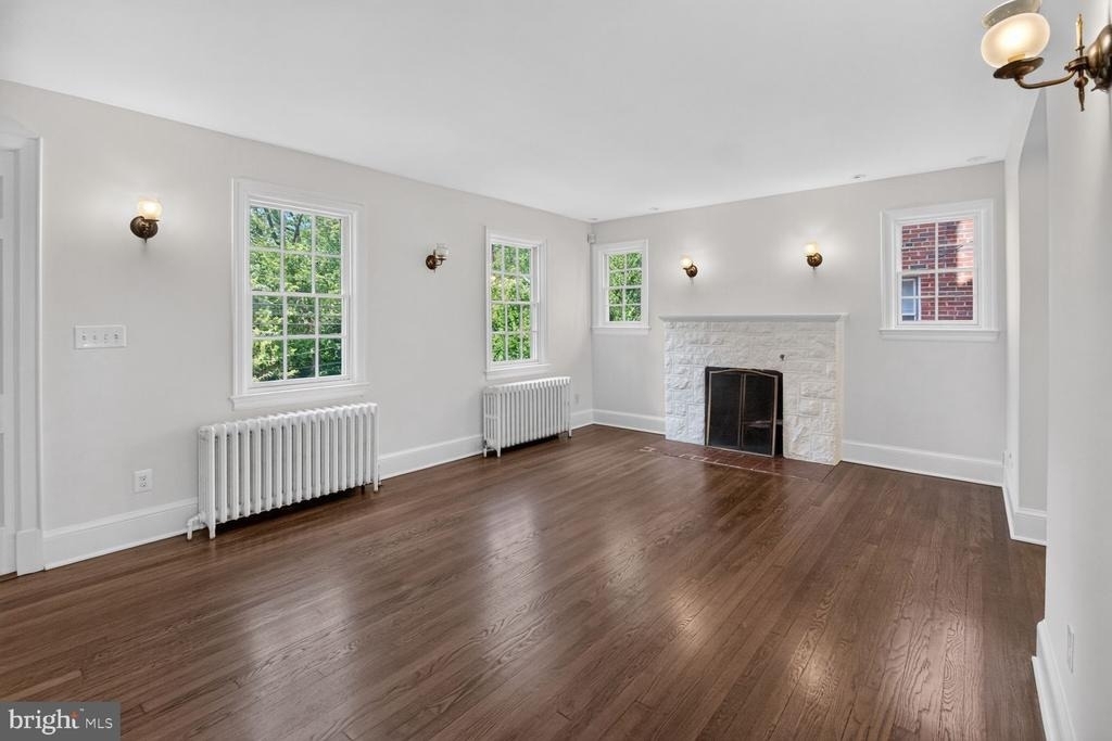 4929 Macarthur Boulevard Nw - Photo 4