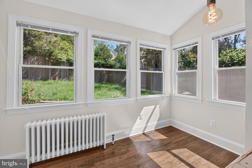 4929 Macarthur Boulevard Nw - Photo 8