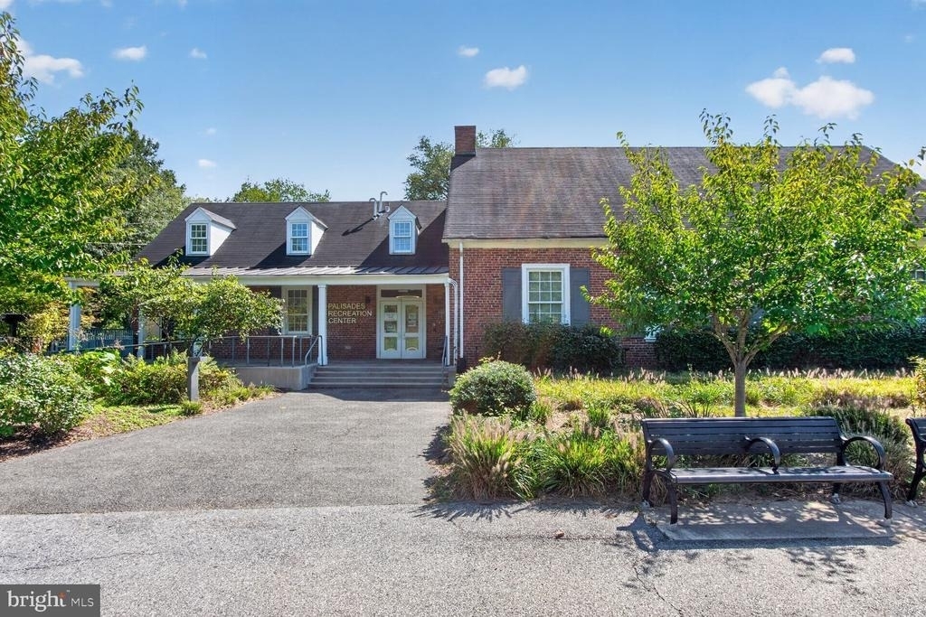 4929 Macarthur Boulevard Nw - Photo 29