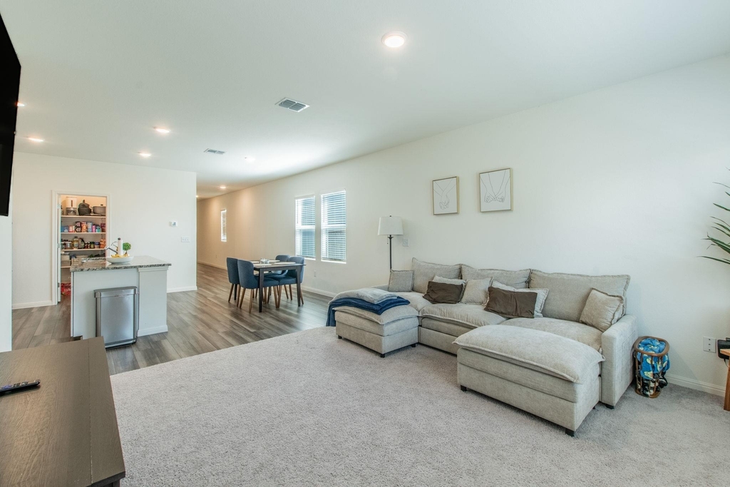 209 Dirty Harry Dr - Photo 4