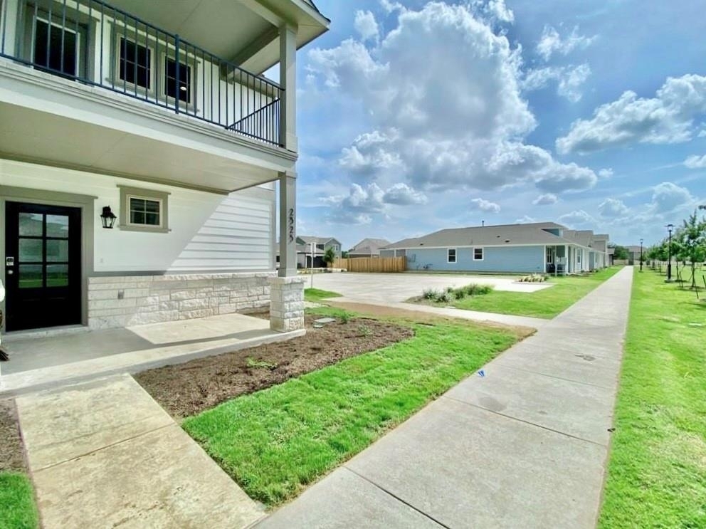 2525 Pecan Island Dr - Photo 1