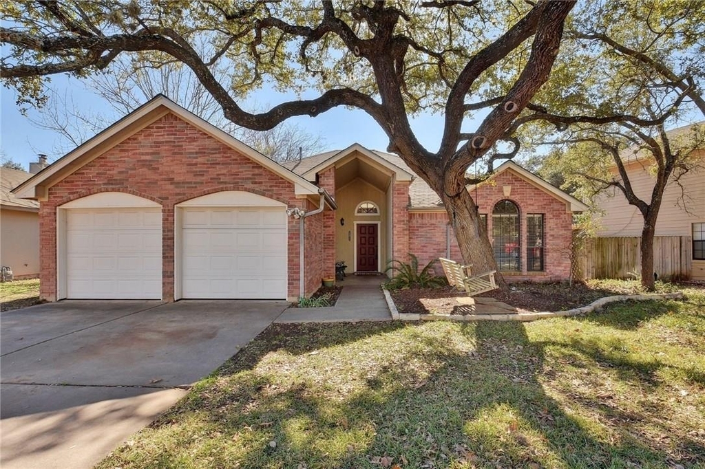 15811 De Peer Ave - Photo 1