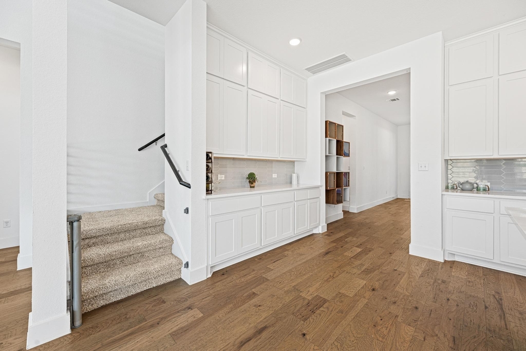1105 Lickety Ln - Photo 0