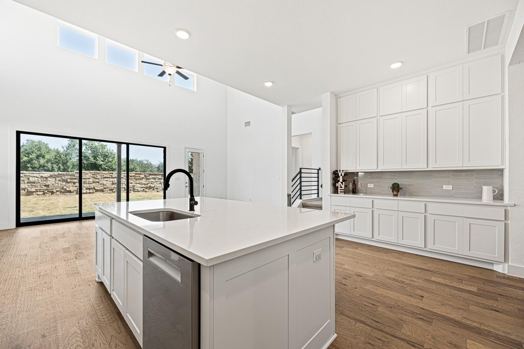 1105 Lickety Ln - Photo 11