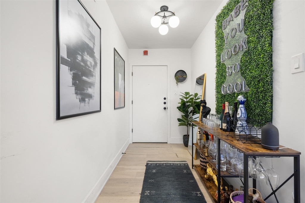 1212 Guadalupe St - Photo 2