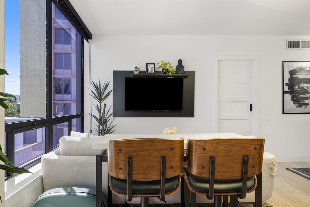 1212 Guadalupe St - Photo 10