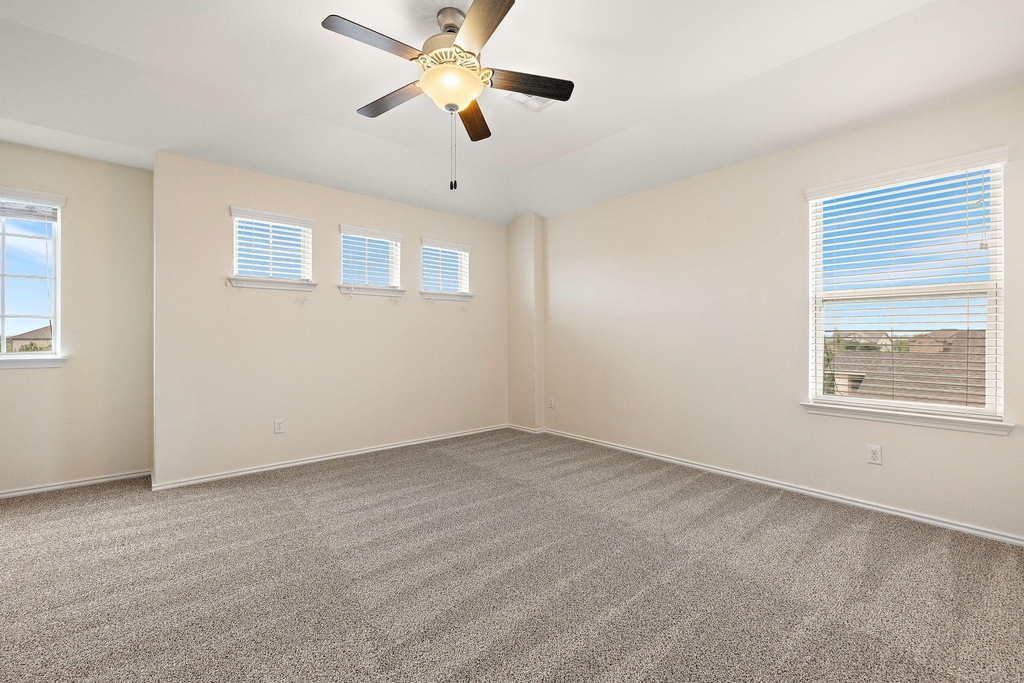 713 Carillion Dr - Photo 10