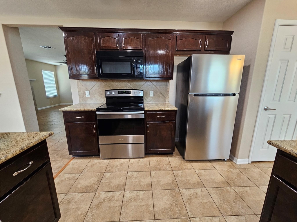 19001 Leigh Ln - Photo 10