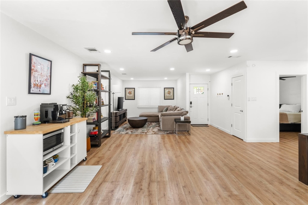 1211 Sahara Ave - Photo 10