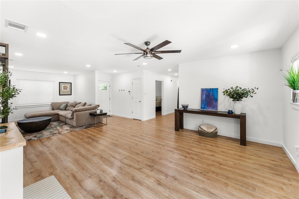 1211 Sahara Ave - Photo 9