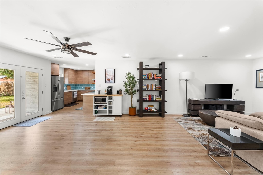 1211 Sahara Ave - Photo 8