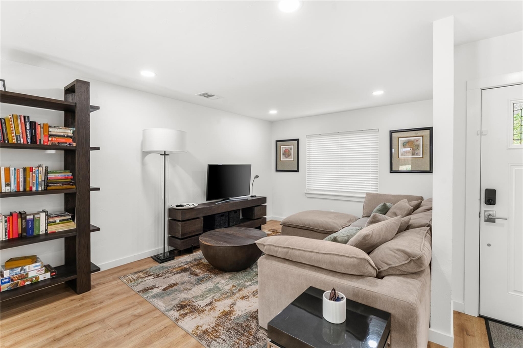 1211 Sahara Ave - Photo 5