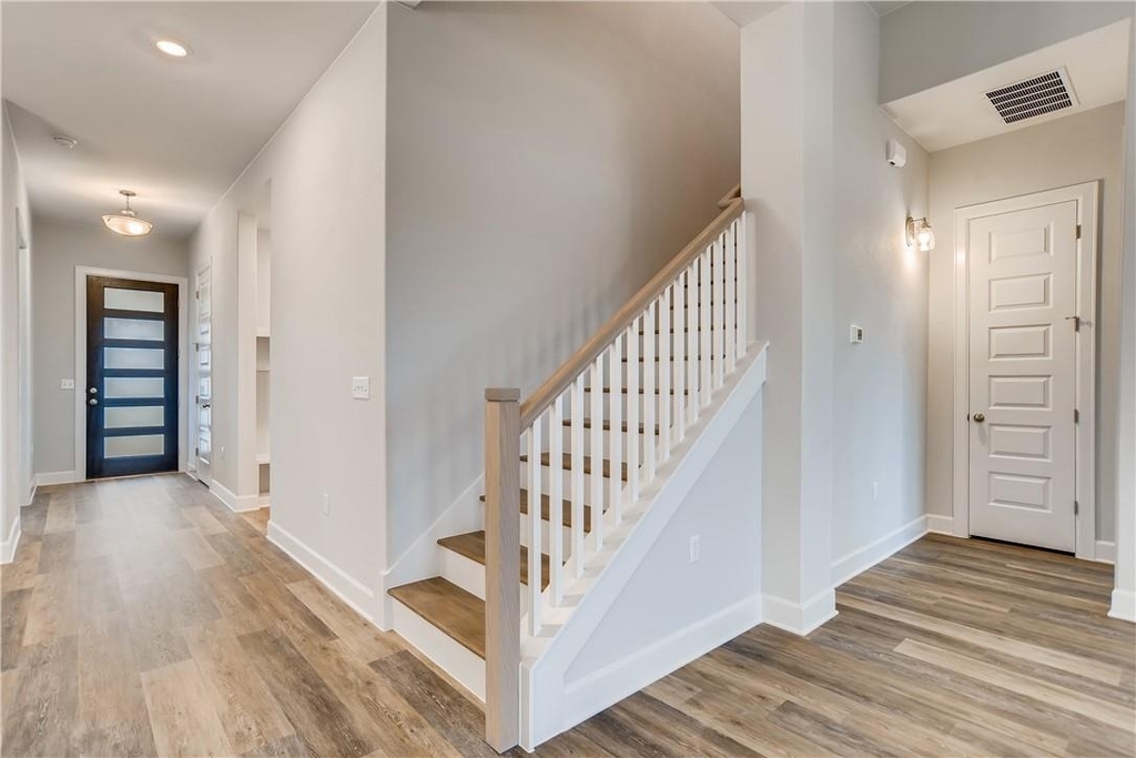 7112 Poulain Dr - Photo 2