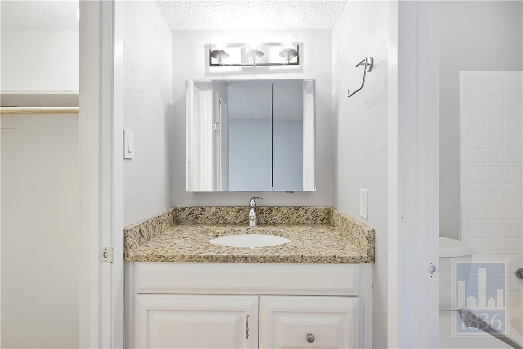 1111 W 10th St - Photo 15