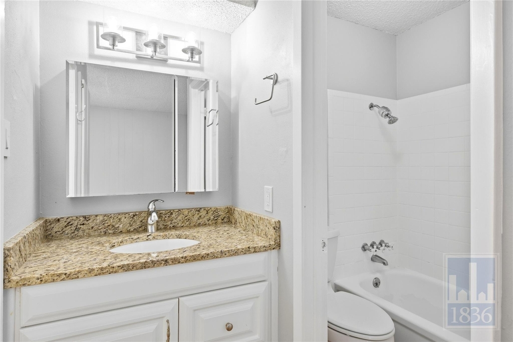 1111 W 10th St - Photo 16