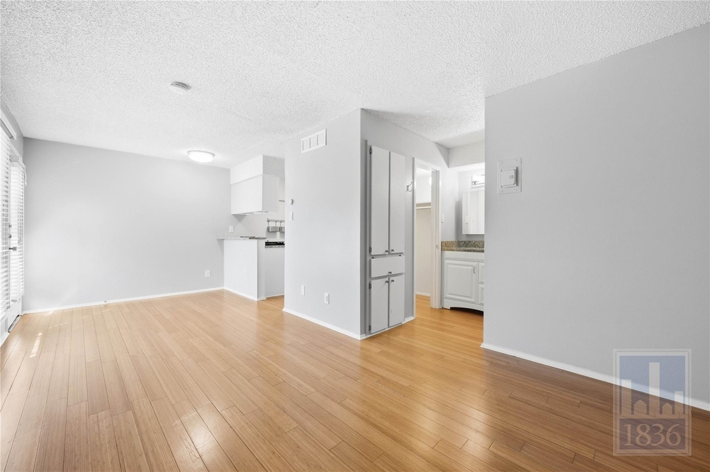 1111 W 10th St - Photo 9